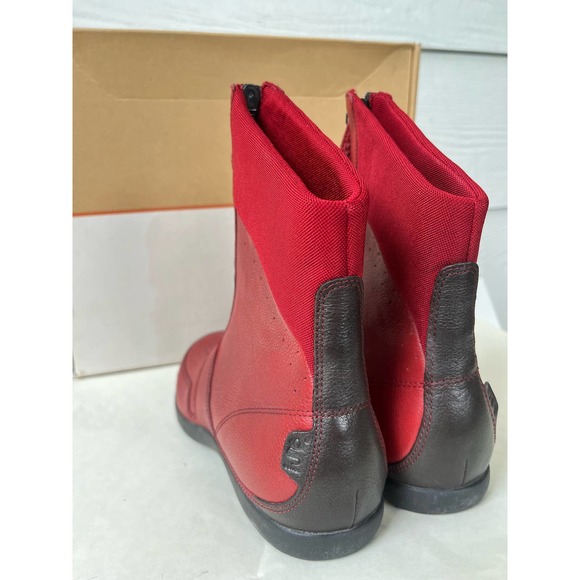 COLE HAAN G Series Red Galloway Leather Zip Front Air Tech Booties size wom 5.5 - Picture 8 of 8
